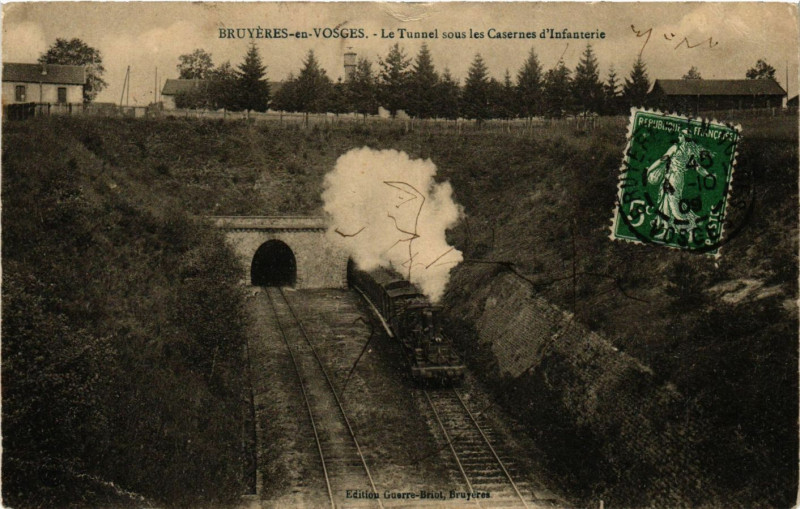 Carte postale ancienne Militaire - ruyeres-en-Vosges - Le Tunnel sous les Casernes