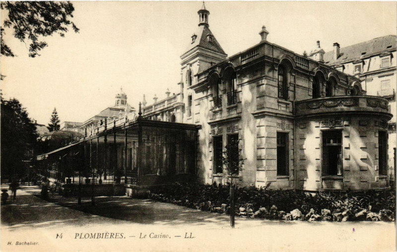 Carte postale ancienne Militaire - Plombieres - Le Casino