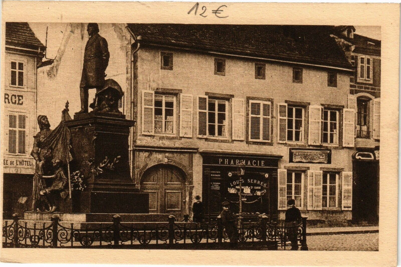 Carte postale ancienne Saint-Die-Place Jules Ferry