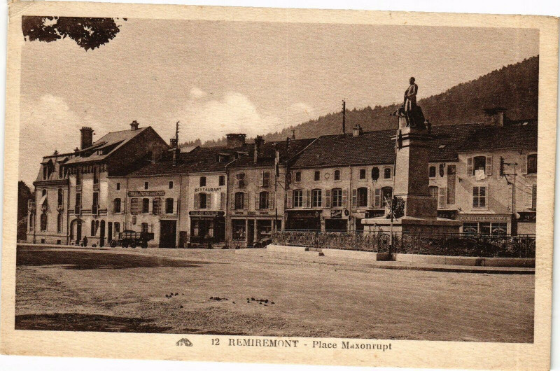 Carte postale ancienne Remiremont - Place Maxonrupt à Remiremont