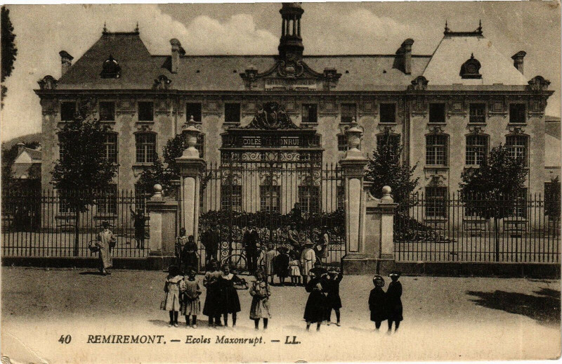 Carte postale ancienne Remiremont - Ecoles Maxonrupt à Remiremont
