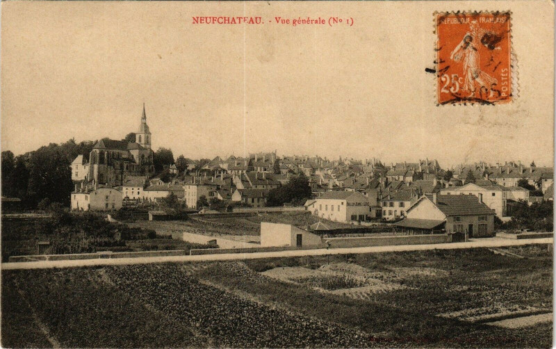 Carte postale ancienne Neufchateau - Vue générale à Neufchâteau