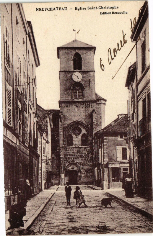 Carte postale ancienne Neufchateau - Eglise Saint-Chritophe à Neufchâteau