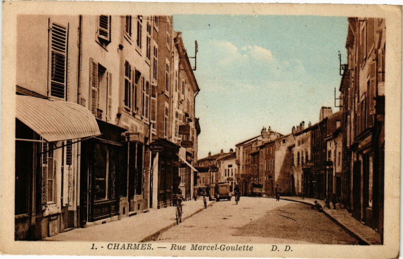 Carte postale ancienne Charmes - Rue Marcel-Goulette à Charmes