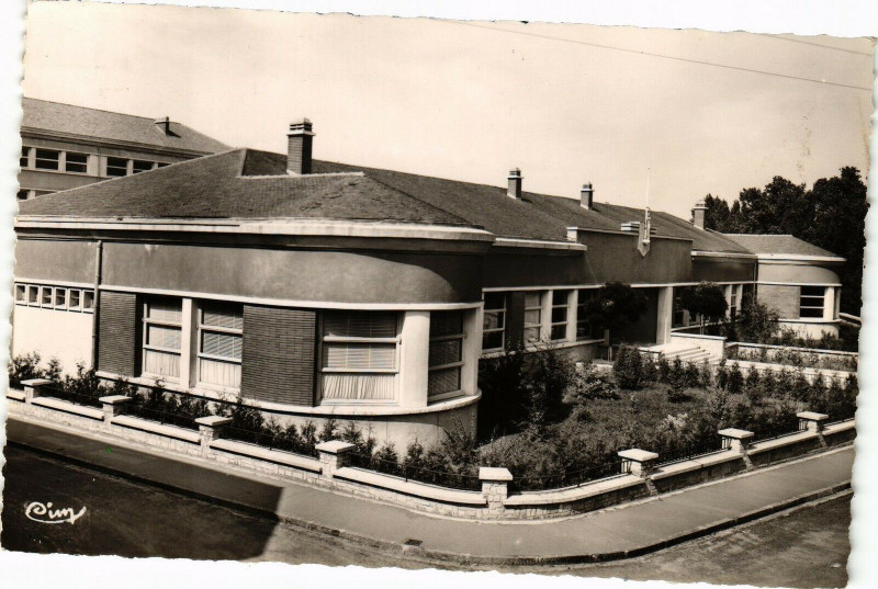 Carte postale ancienne Charmes Groupe scolarie à Charmes