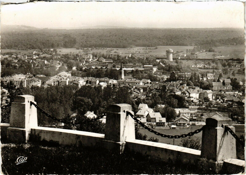 Carte postale ancienne Charmes - Vue générale à Charmes