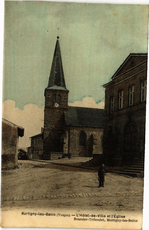 Carte postale ancienne Martigny-les-Bains - l'Hotel-de-Ville et l'Eglise à Martigny-les-Bains
