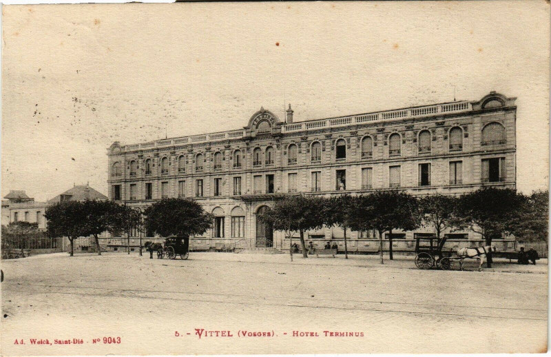 Carte postale ancienne Vittel - Hotel Terminus à Vittel