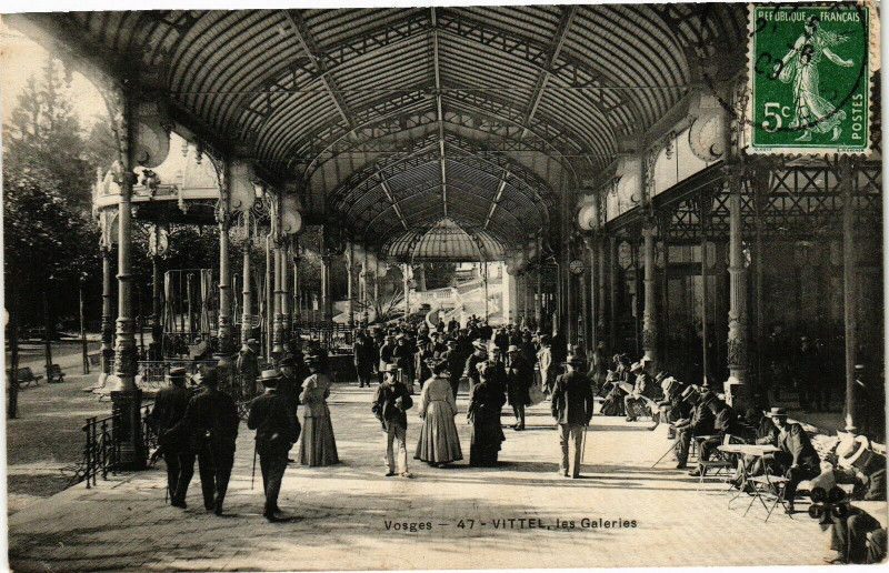 Carte postale ancienne Vosges - Vittel les Galeries à Vittel