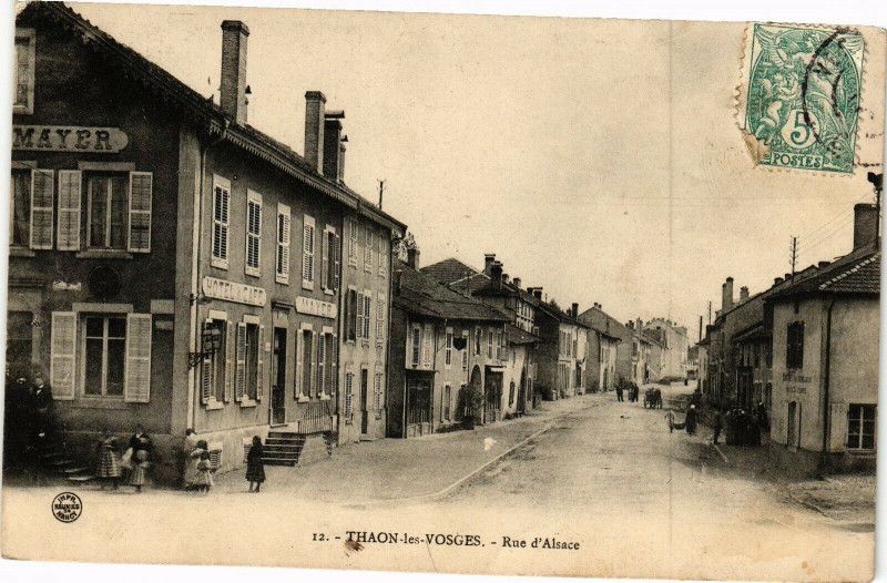 Carte postale ancienne Thaon-les-Vosges-Rue d'Alsace