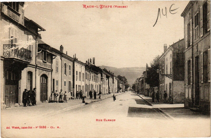 Carte postale ancienne Raon-l'Etape-Rue Carnot