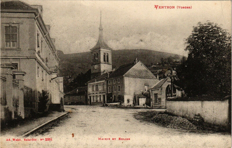Carte postale ancienne Ventron-Mairie et Eglise à Ventron