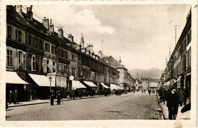 Carte postale ancienne Saint-Die - Rue Thiers
