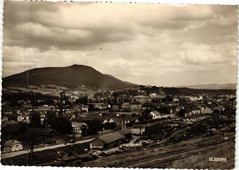 Carte postale ancienne Saint-Die Vue sur le Massif de l'Ormont.