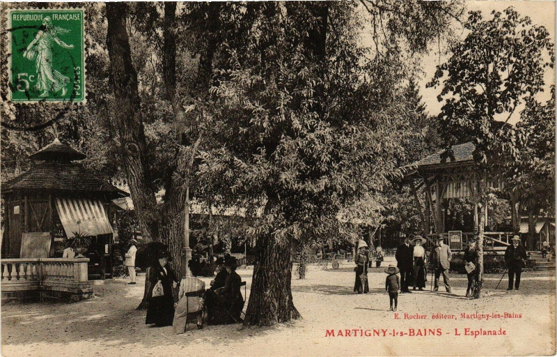 Carte postale ancienne Martigny-les-Bains - L'Espianade à Martigny-les-Bains