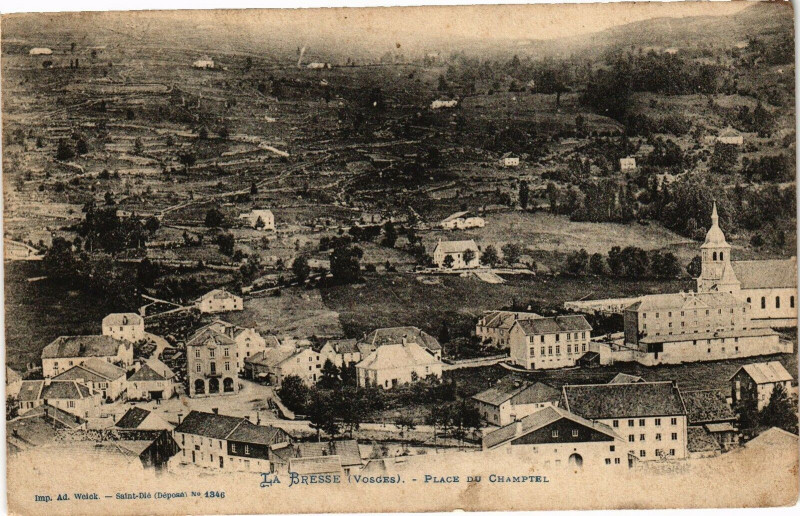 Carte postale ancienne La Bresse - Place du Champtel à La Bresse