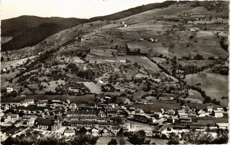 Carte postale ancienne La Bresse Vue du Centre (Alt 630 a 1366m) à La Bresse