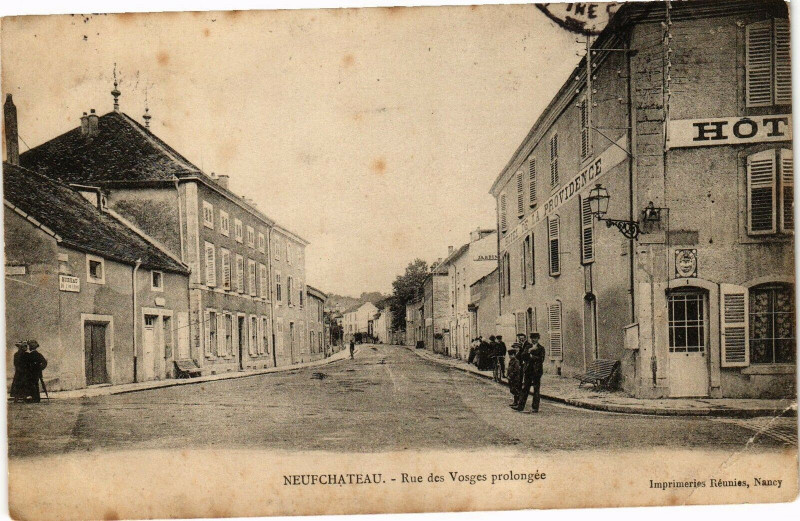 Carte postale ancienne Neufchateau - Rue des Vosges prolongée à Neufchâteau