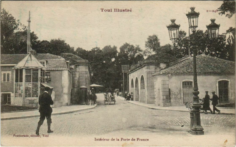 Carte postale ancienne Toul de la Porte de France à Toul