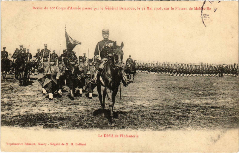 Carte postale ancienne Militaire Nancy - Revue du 20e Corps d'Armée passée par à Nancy