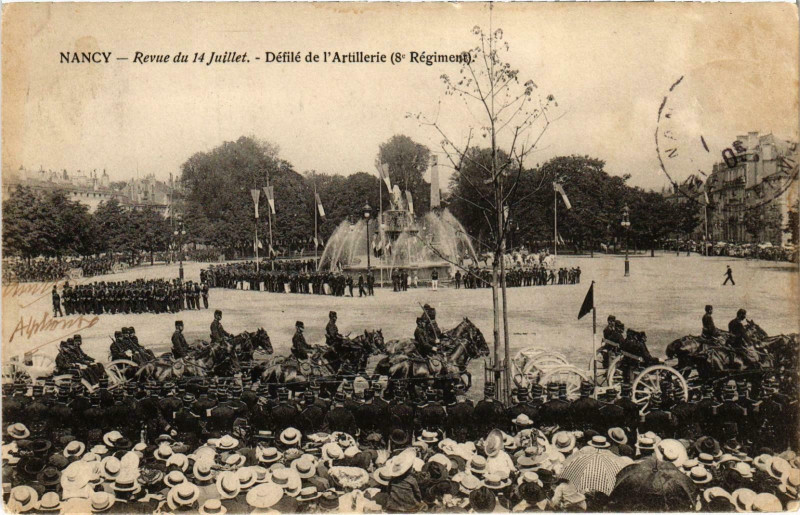Carte postale ancienne Militaire Nancy - Revue du 14 Juillet - Défilé à Nancy