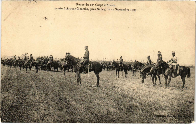 Carte postale ancienne Militaire Nancy - Revue du 20e Corps d'Armée à Nancy