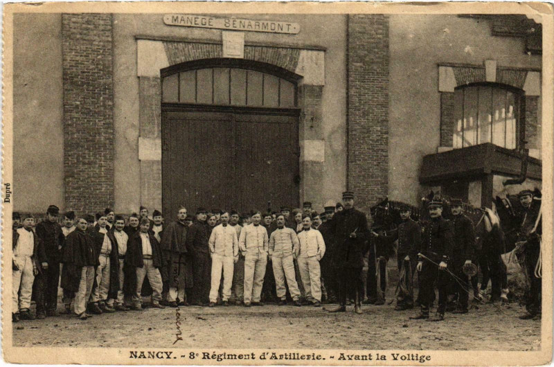 Carte postale ancienne Militaire Nancy - 8e Régiment d'Artillerie à Nancy