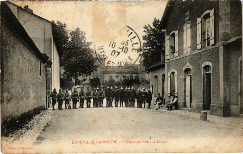 Carte postale ancienne Le Poste du Pré-aux-Clercs à Lunéville