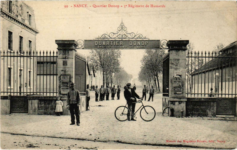 Carte postale ancienne Militaire Nancy - Quartier Donop - 5e Régiment de Hussards à Nancy