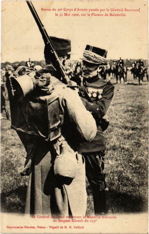 Carte postale ancienne Militaire Nancy - Revue du 20e Corps d'Armée passée par le à Nancy