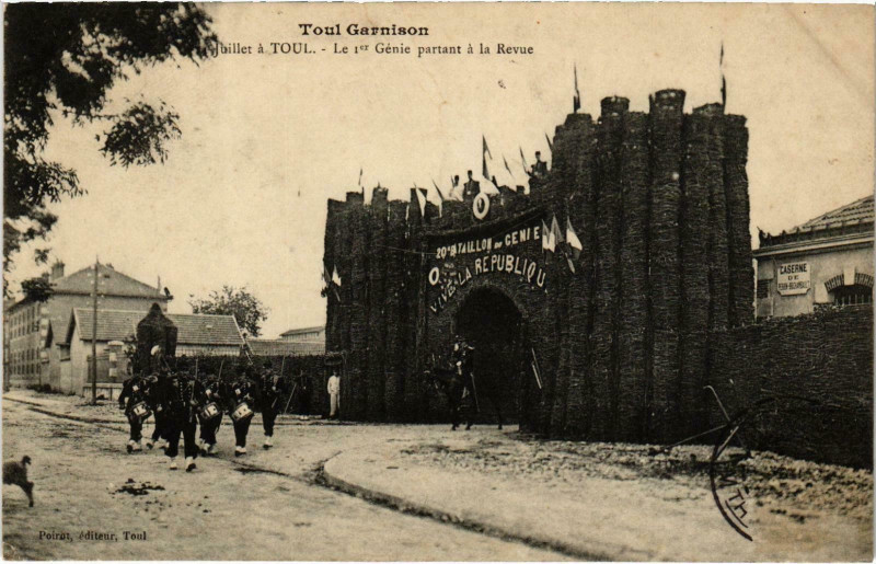 Carte postale ancienne Militaire Toul - 14 Juillet á Toul à Toul