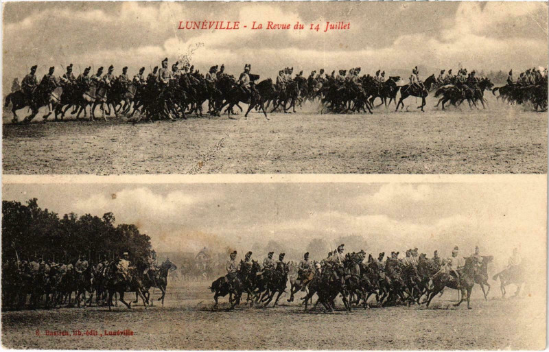 Carte postale ancienne Militaire Lunéville - La Revue du 14 Juillet à Lunéville