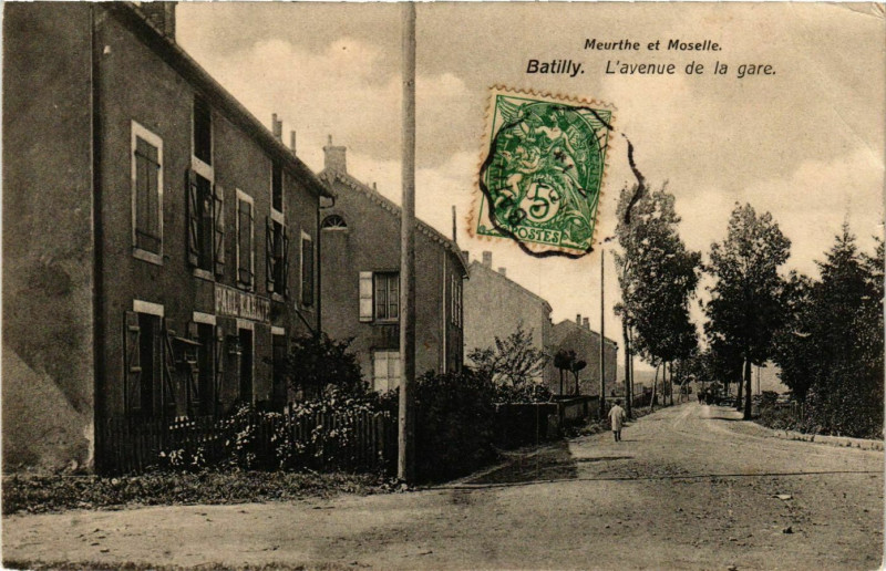 Carte postale ancienne Batilly Avenue de la Gare à Batilly