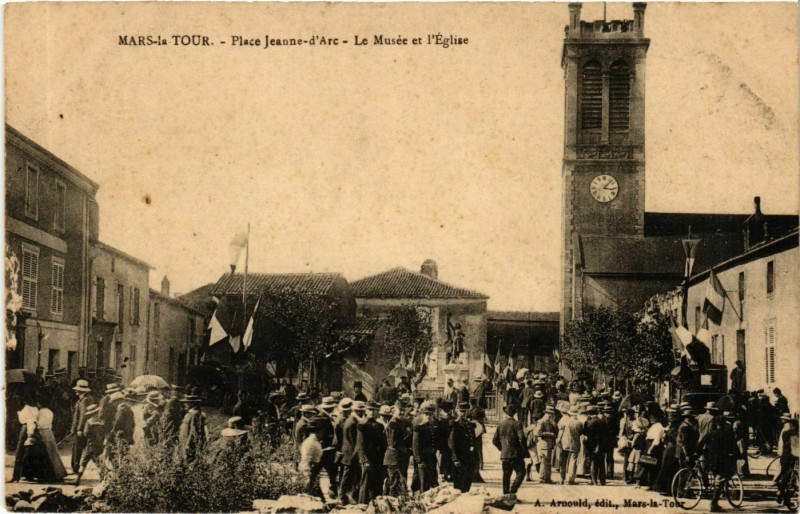 Carte postale ancienne Mars-la-Tour Place Jeanne-d'Arc Le Musée à Mars-la-Tour