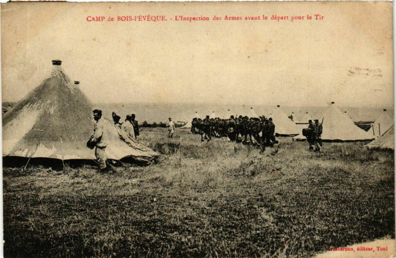 Carte postale ancienne Camp de Bois-l'Eveque Inspection des Armes avant le départ