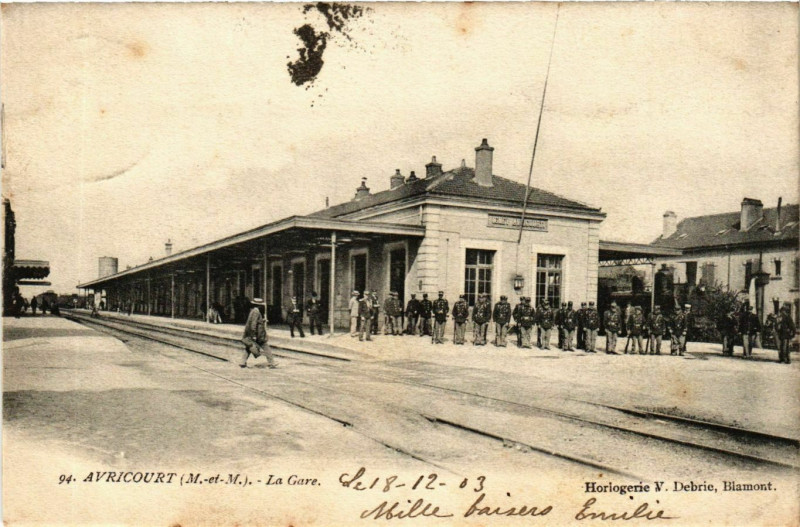Carte postale ancienne Avricourt La gare à Avricourt