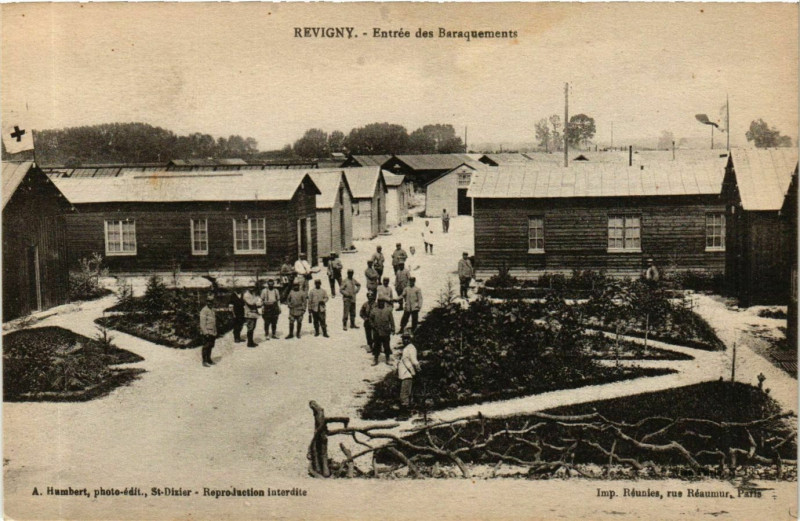 Carte postale ancienne Revigny Entrée des Baraquements