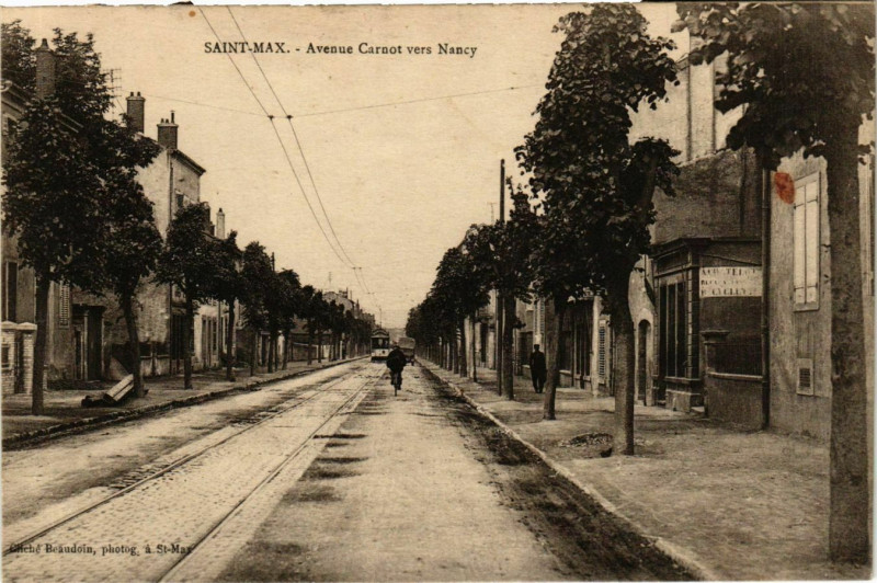 Carte postale ancienne Saint-Max Avenue Carnot vers Nancy à Saint-Max