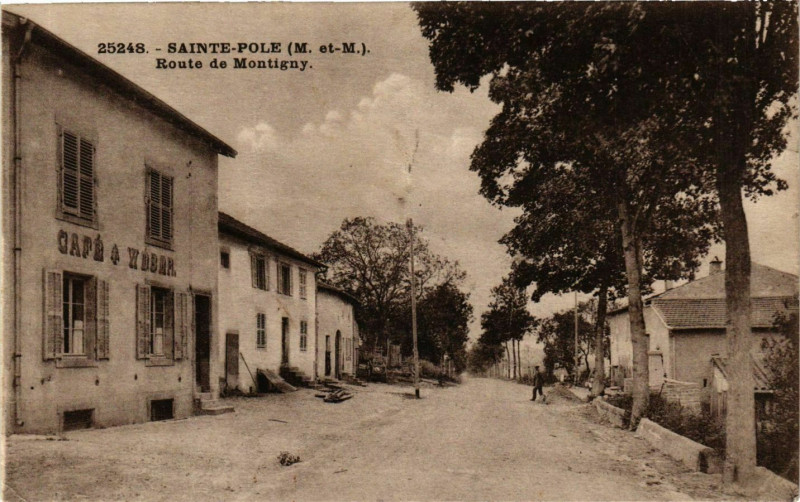 Carte postale ancienne Sainte-Pole Route de Montigny à Sainte-Pôle