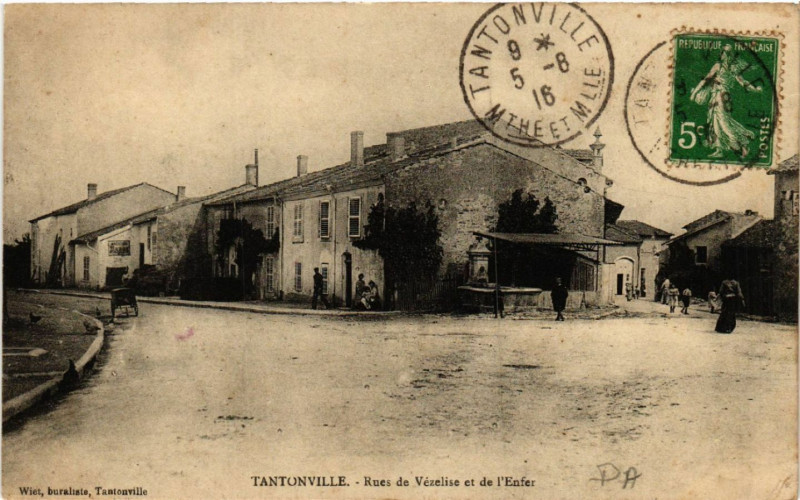 Carte postale ancienne Tantonville - Rues de Vezelise et de l'Enfer à Tantonville