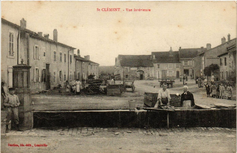 Carte postale ancienne Saint-Clement - Saint-Clément - Vue Interieure à Saint-Clément