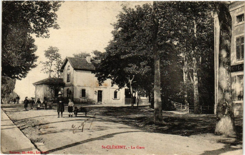 Carte postale ancienne Saint-Clement - Saint-Clément - La Gare à Saint-Clément
