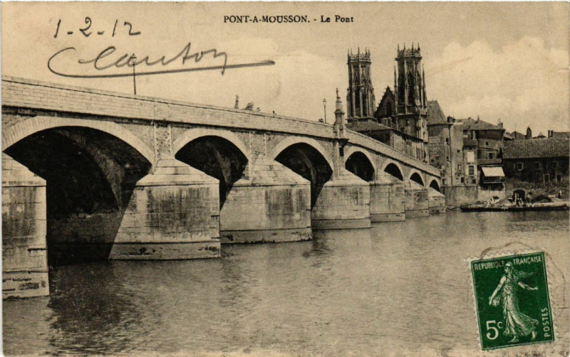 Carte postale ancienne Pont-a-Mousson - Pont-á-Mousson - Le Pont à Pont-à-Mousson