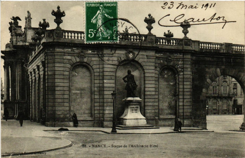 Carte postale ancienne Nancy - Statue de l'Architecre Héré à Nancy