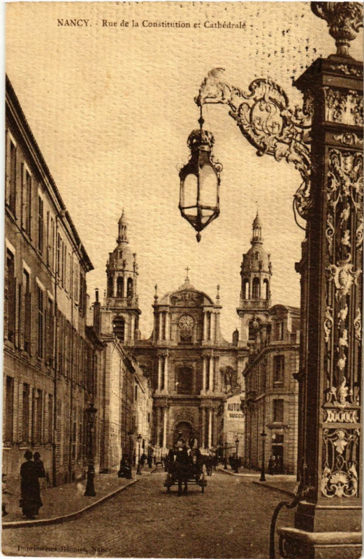 Carte postale ancienne Nancy - Rue de la Constitution et Cathedrale à Nancy