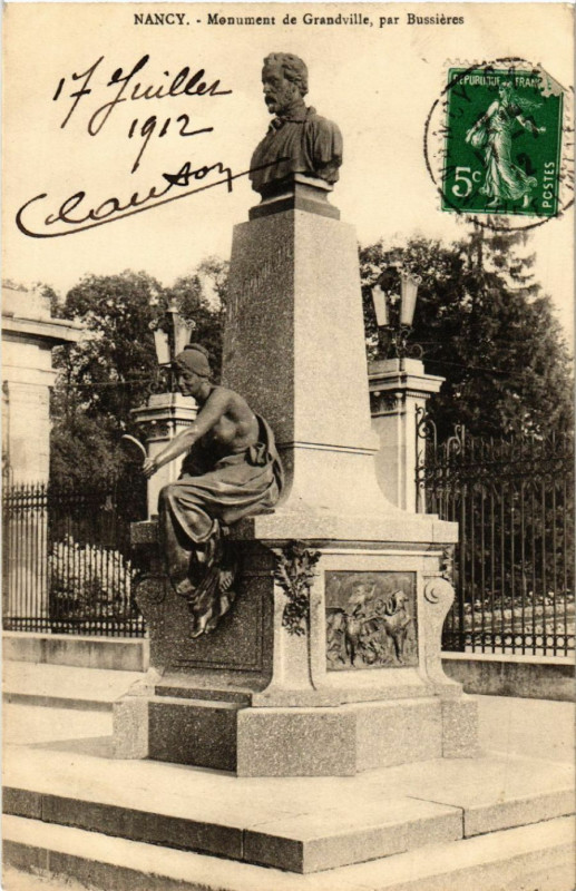 Carte postale ancienne Nancy - Monument de Grandville - par Bussieres à Nancy
