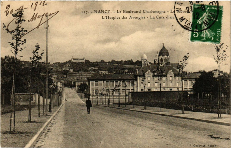 Carte postale ancienne Nancy - Le Boulevard Charlemagne - Le Sacré-Coeur à Nancy