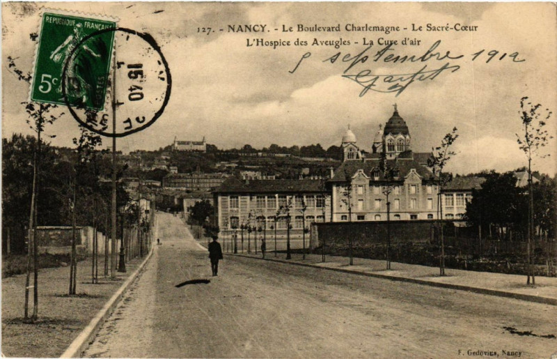 Carte postale ancienne Nancy - Le Boulevard Charlemagne - Le Sacré-Coeur à Nancy