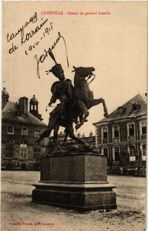 Carte postale ancienne Luneville - Lunéville - Statue du General Lasalle à Lunéville