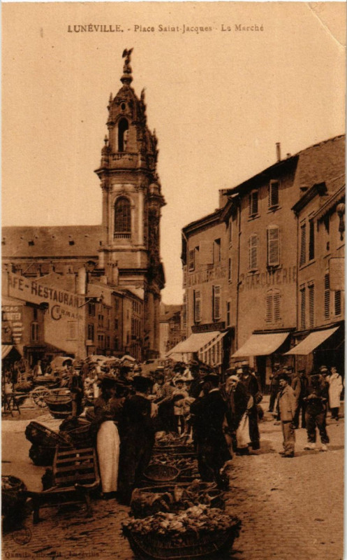 Carte postale ancienne Luneville - Lunéville - Place Saint-Jacques - Le Marché à Lunéville